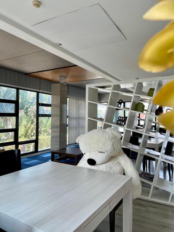Teddy@thammasart Appart hôtel *